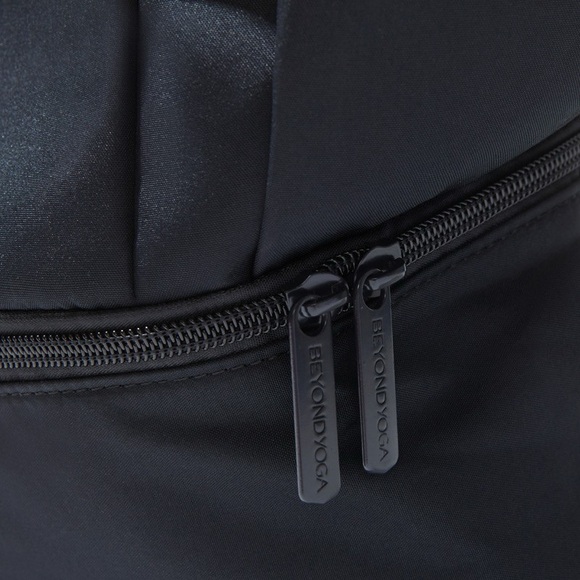 Beyond Yoga Convertible Gym Bag - Picture 5 of 5